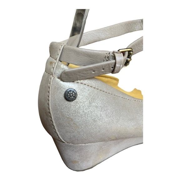 Anthropologie Bussola Tampere Ankle Strap Wedge Leather Heels in Golden Silver - Picture 5 of 16